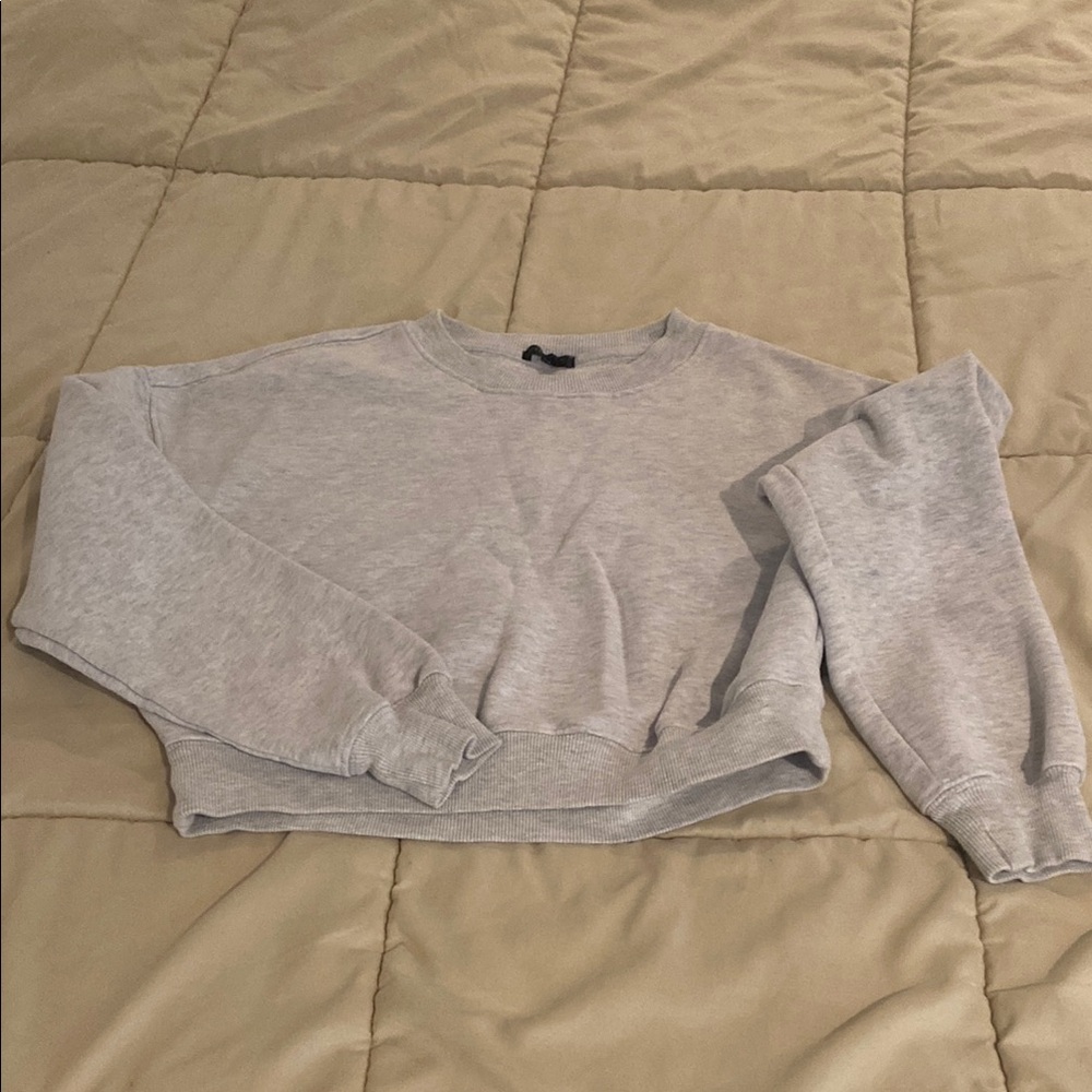 Gray cropped sweatshirt - size S